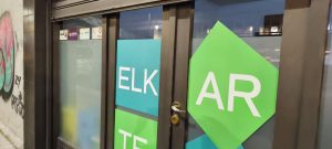 photo_5918076798153460891_y