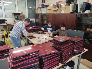 photo_5877620138960424243_y