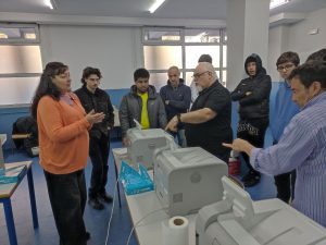 photo_5915903798104755989_y