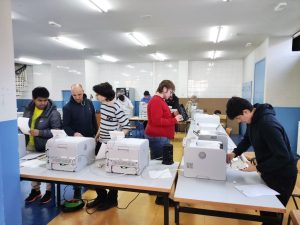 photo_5915903798104755992_y